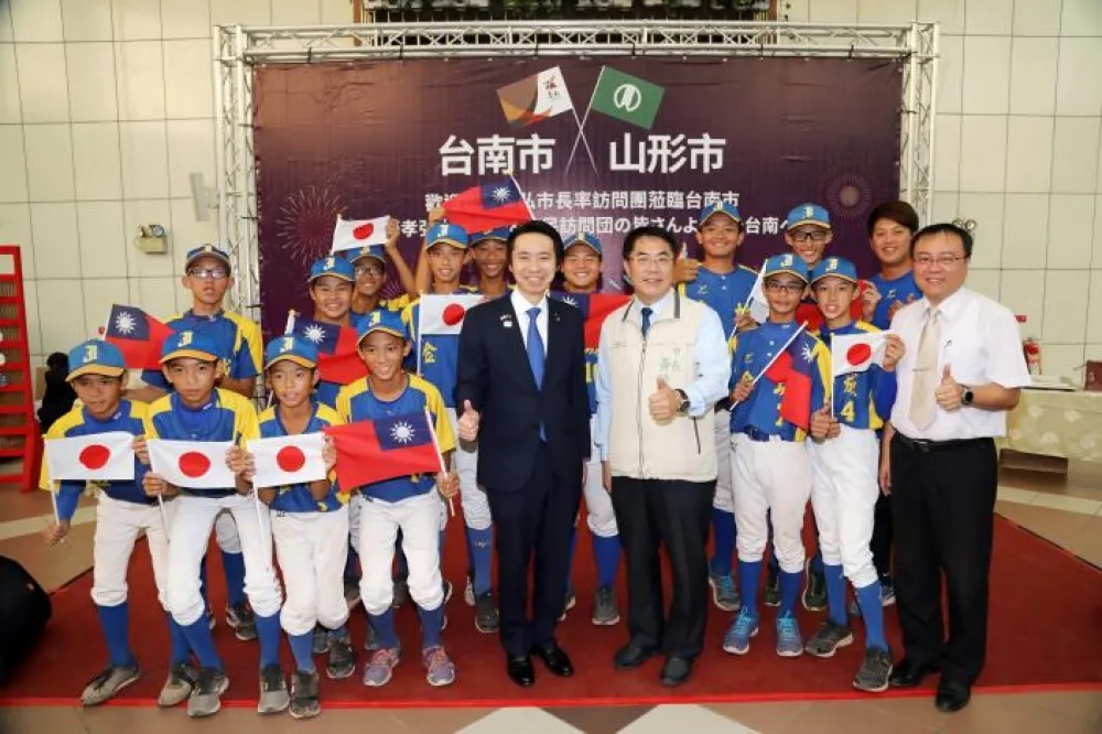 台日友好！                   台南金城國中棒球隊與黃偉哲跨海以影片致謝日本捐贈疫苗