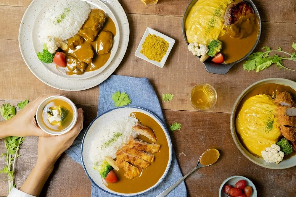 【完整菜單】超大厚實「菲力牛漢堡排」、全素「蔬食五色咖哩」！金色三麥新品牌「咖哩樹」開張