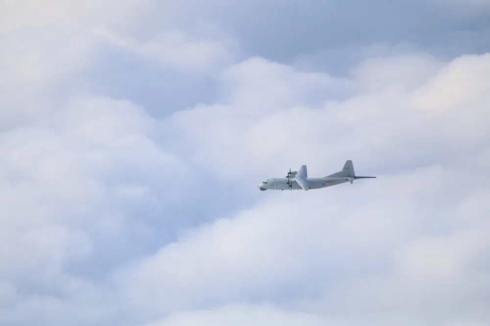 美軍撤阿富汗西南空域也不平靜　解放軍16日上午運8機擾台