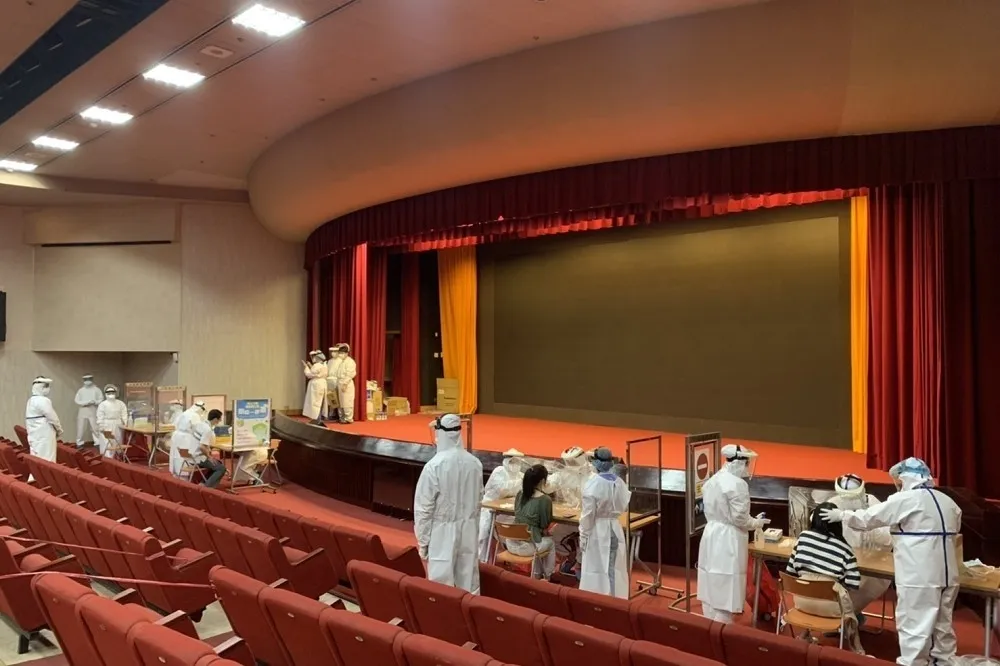 【快訊】台電大樓群聚感染案再揪1人陽性　即起所有員工改全面PCR