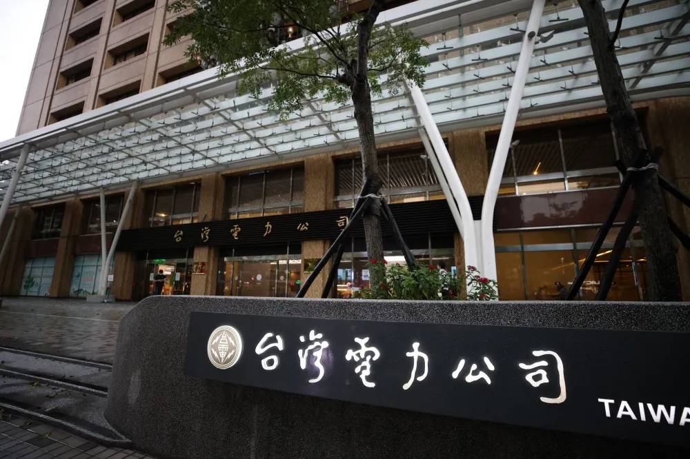 【台電群聚+1】確診孕婦同住「很小的小朋友」也染疫　幼兒園停課3天