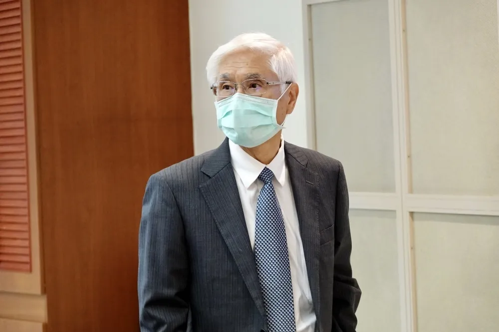 衛福部4委員接高端近2000萬元計畫　林奏延遭控「拿錢辦事的門神」