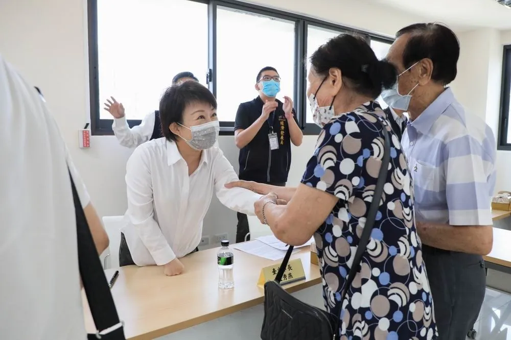 為小攤商發聲  盧秀燕籲振興券至少3千元是百元面額