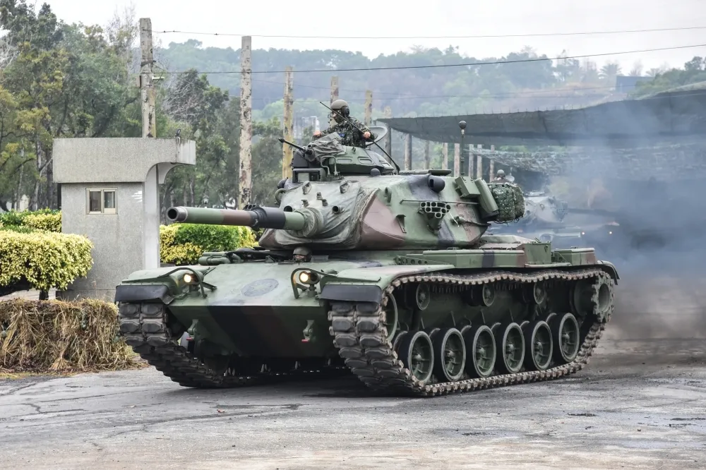 8月第3起出包！M60A3戰車演訓竟滑落邊坡　撞破營舍釀2傷