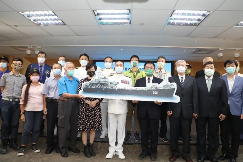 南市府與海軍簽署合作意向書    黃偉哲以中海軍艦活化軍事海洋教育