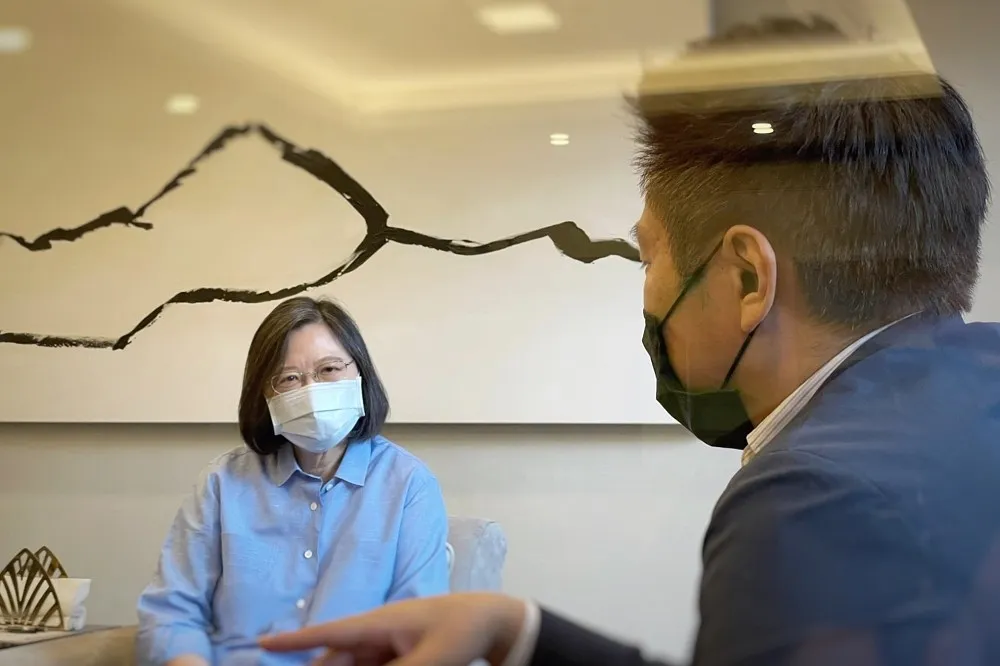 發文曝蔡英文打高端後狀況　張惇涵：總統健康良好