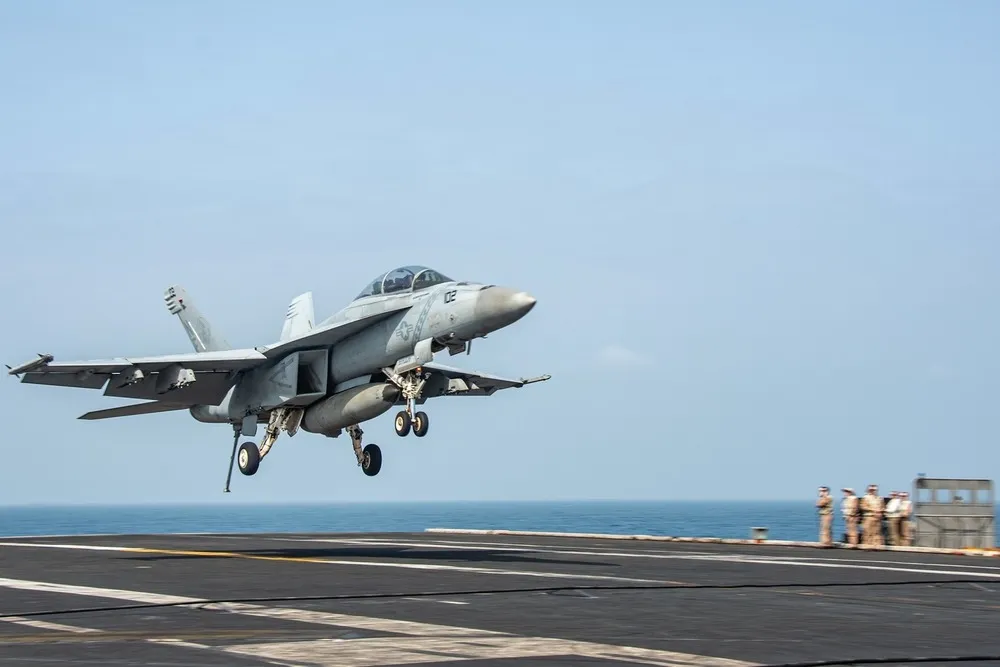 護衛撤僑部隊安全　「雷根號」派超級大黃蜂戰機巡弋喀布爾