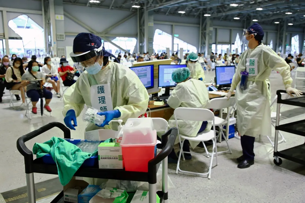 【1本土+1死亡】作家疑打高端猝死　陳時中：有心肌梗塞可能性