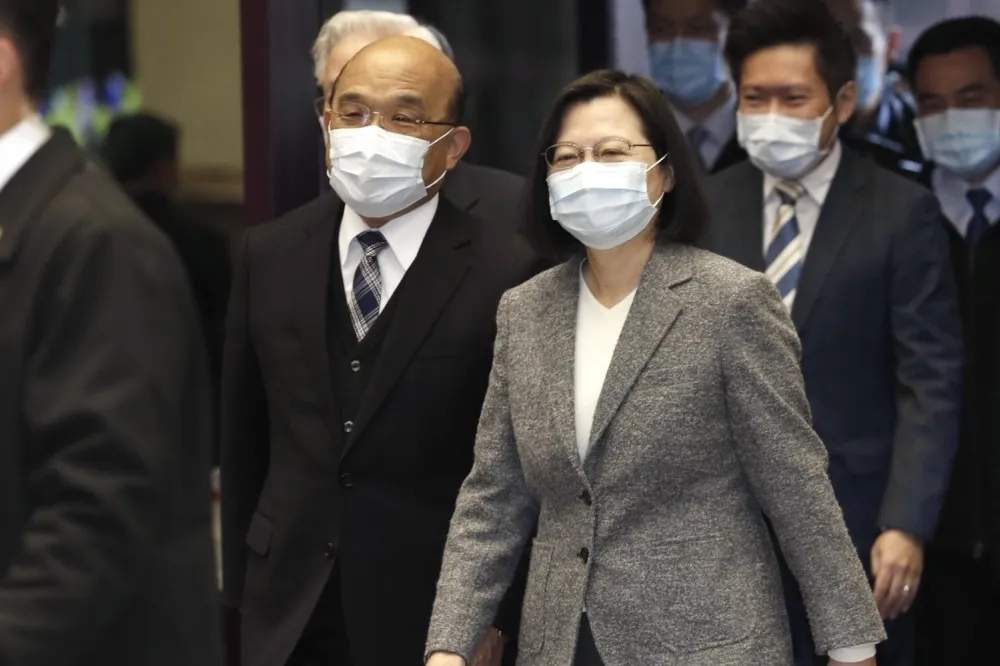 外傳鄭文燦接替蘇貞昌任閣揆　府駁：疫情下總統無意改組內閣