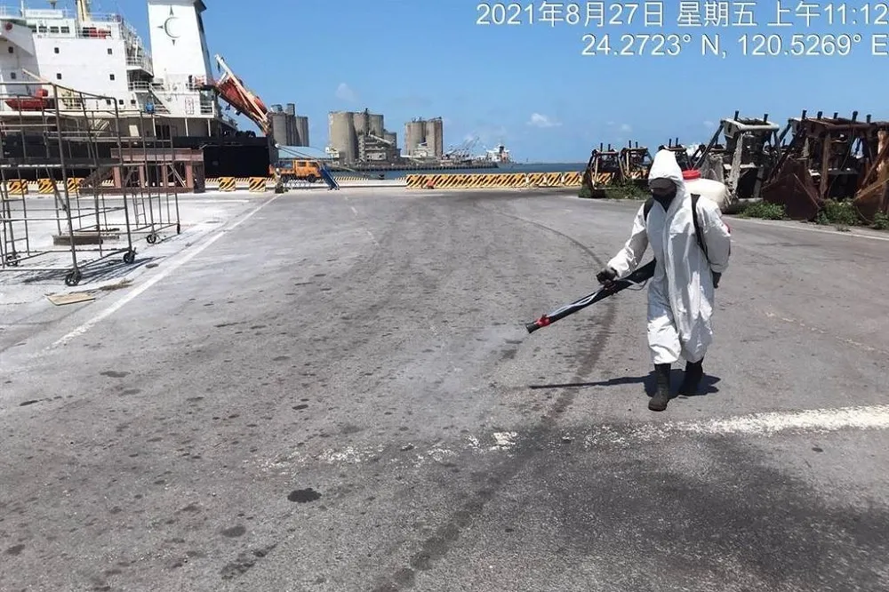 「船長死後確診」巴拿馬貨輪急駛台北港　指揮中心證實多名船員發燒