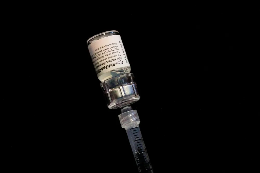 學生打BNT要簽家長同意書 　將列「年輕男性或致心肌炎、心包膜炎」警語