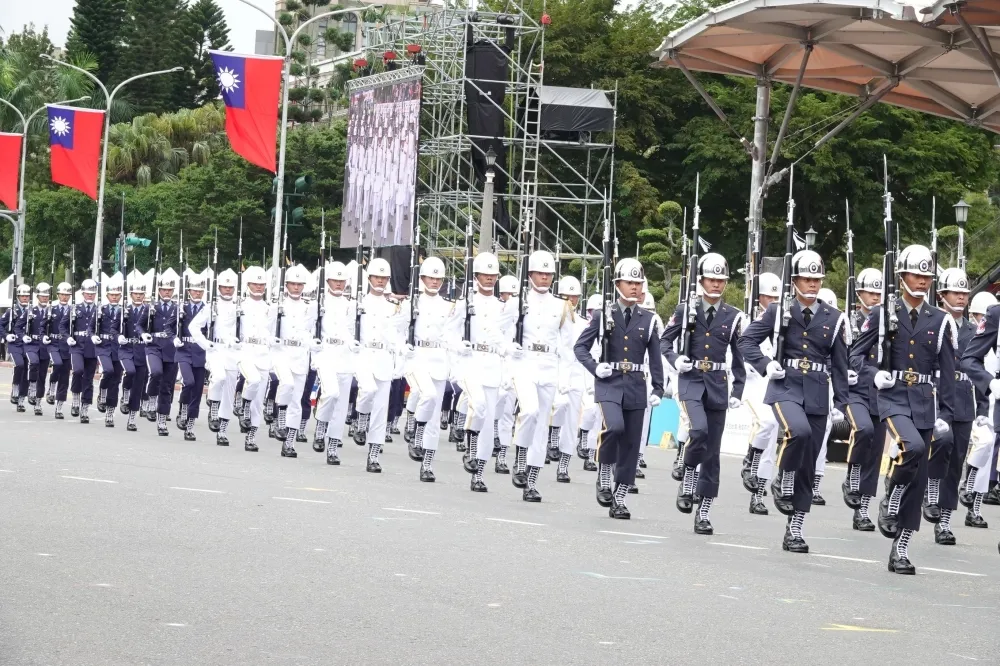陸軍官校將恢復「踢正步」？　國防部證實將通盤檢討
