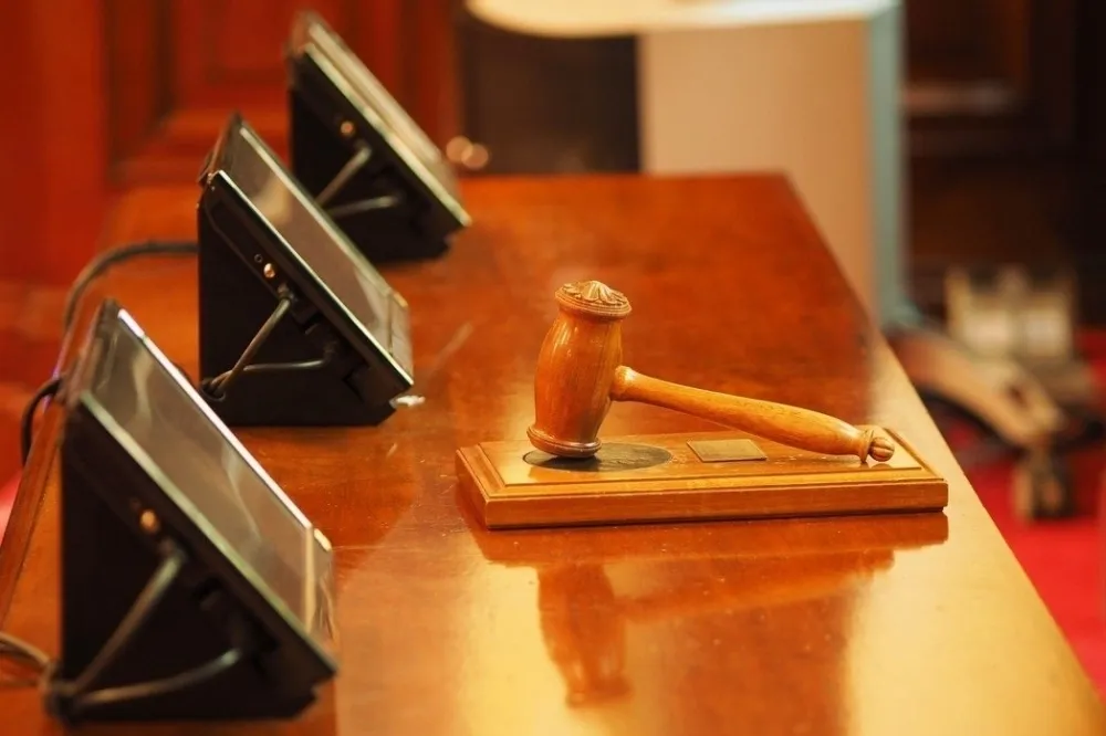 司法烏龍檔案：懶成這樣的一件高院違法裁定更正