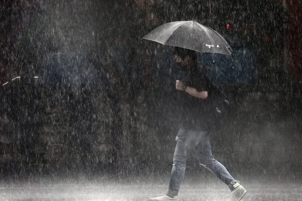 南投以南等8縣市發布大雨特報　2日起高壓減弱午後雨增