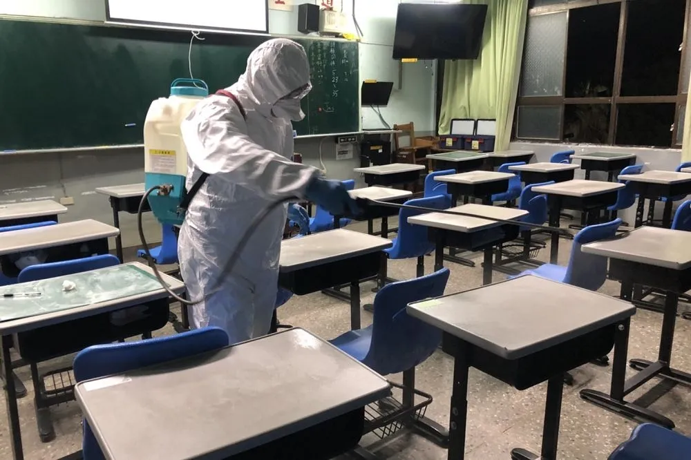 長榮機師染疫讓醫師拳頭硬了　沈政男怒批「春秋之筆絕不放過你們」