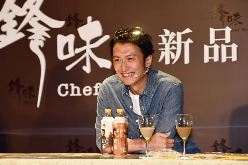 影藝圈「限籍令」瘋傳人人自危　謝霆鋒表態：我是中國人、已申請加拿大退籍手續