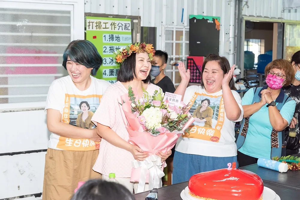 楊貴媚62歲生日李安祝長命百歲　鍾欣凌入圍金鐘女兒盼媽別得獎
