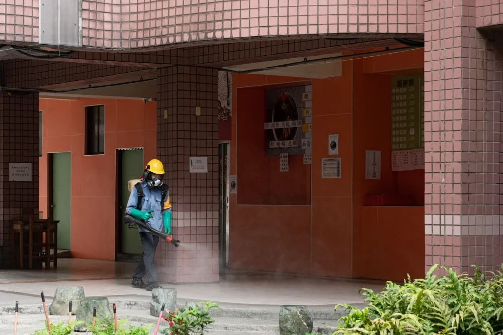 北市南港某國小學生與確診者同遊　家長PCR陰性、全班13日復課