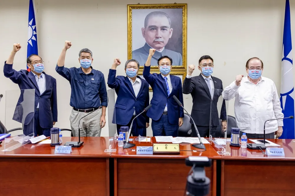 【藍黨魁政見】江啟臣衝改革「要希望不要西瓜」　朱立倫大打團結牌力抗民進黨