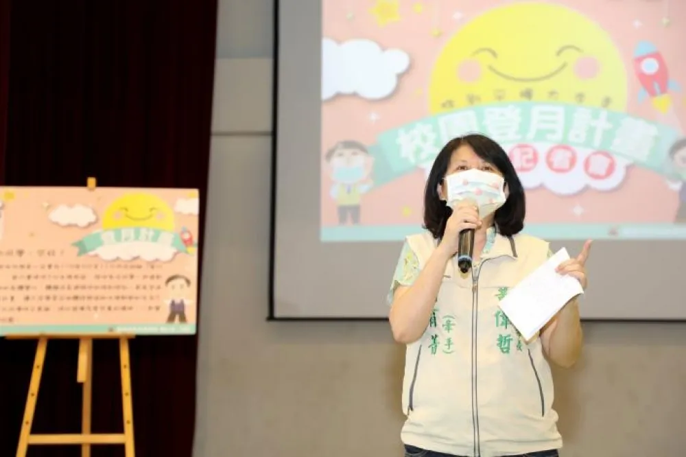 台南市「登月計畫」試辦開跑 提供17間偏鄉學校免費衛生棉終結月經貧窮