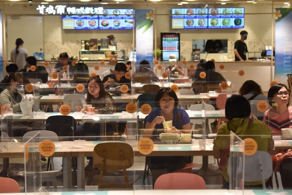 【北市+1】中山區餐廳女員工染疫急閉店3天　顧客心驚等收警示簡訊