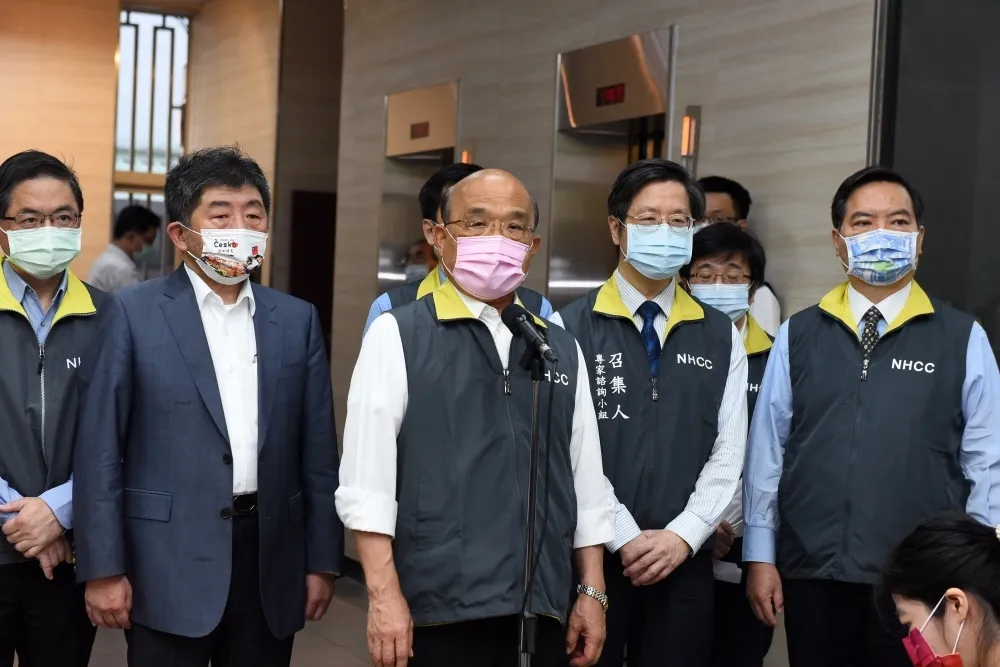 打BNT避免家長擔心副作用　蘇貞昌下令備妥藥劑與後送機制