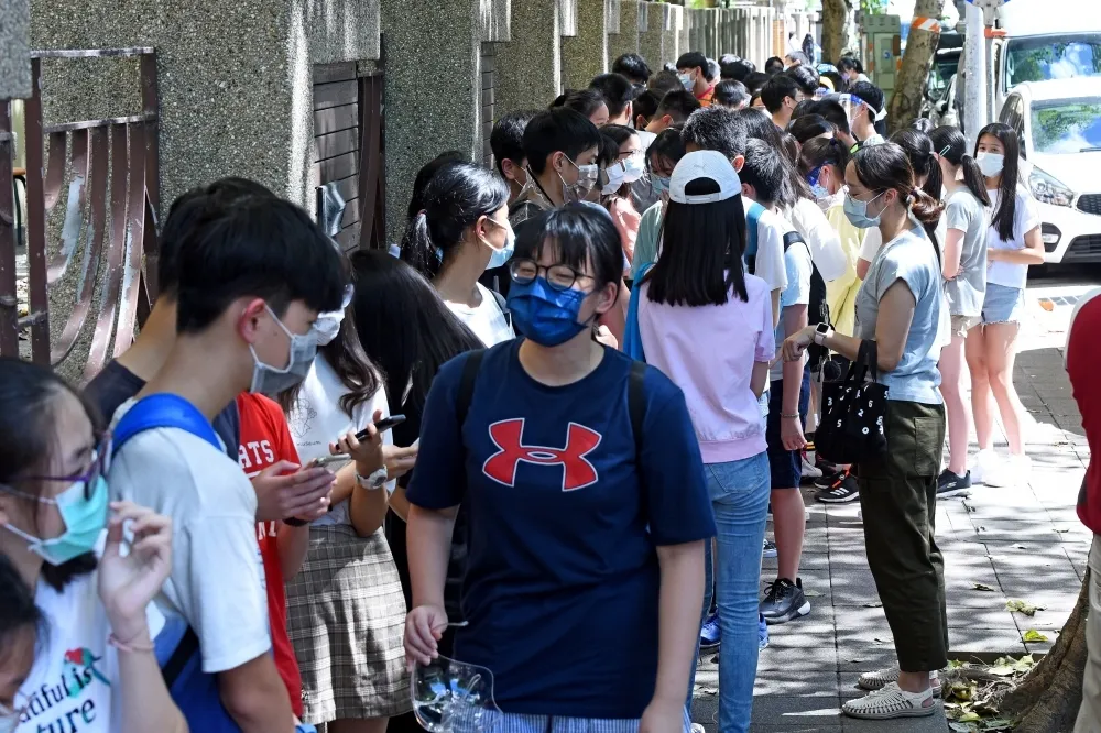 93%國高中生願打BNT疫苗　潘文忠提醒「有4天考慮期」不勉強