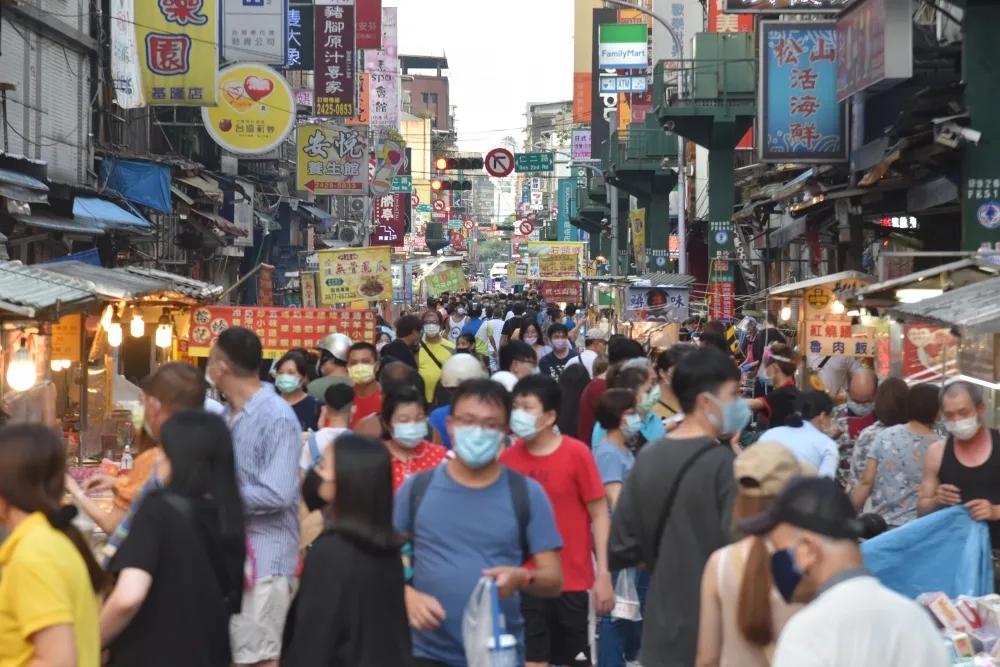 【懶人包】8大部會加碼振興券一次看　抽籤時間、消費限制在這裡