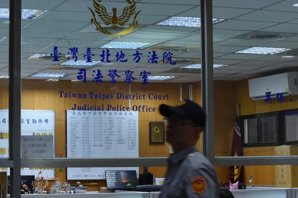 司法烏龍檔案：黑道皇帝「誤觸」彈匣一再判無罪─這種理由竟寫得出來
