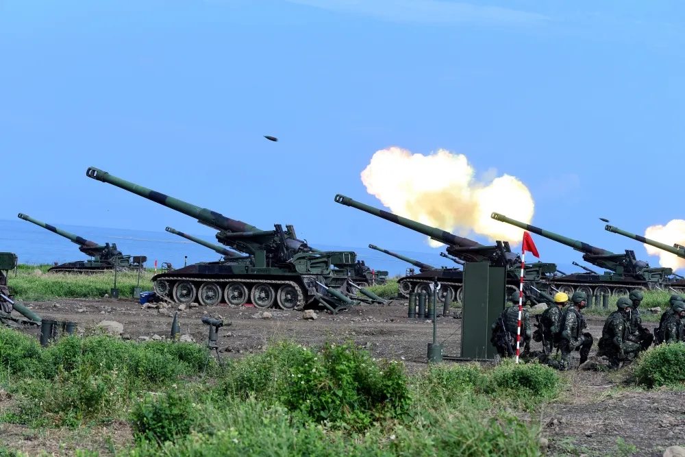 【漢光37】全島反登陸殲敵！　陸軍楓港連轟155榴砲、M109及M110自走砲
