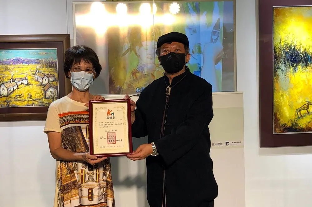 游守中油畫創作個展　結合公益於中友時尚藝廊展出