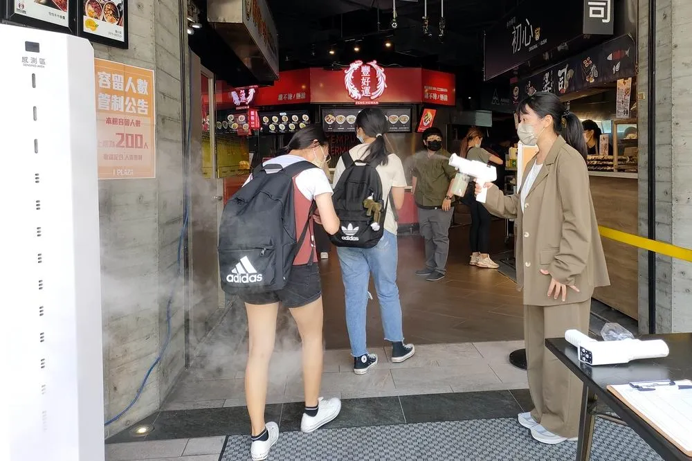 一中最大美食商場搶發萬元振興券　防疫規格再升級