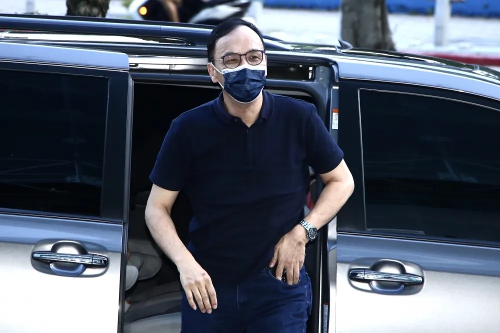 【倒數72小時衝刺】朱陸海空齊發回防「雙北」　張如火箭升空逐步上軌、江防棄保搶票