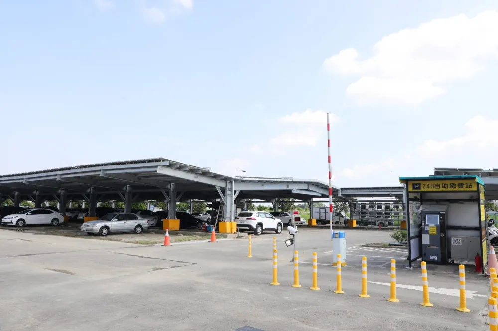 打造綠能城市！台南4座太陽光電停車場啟用