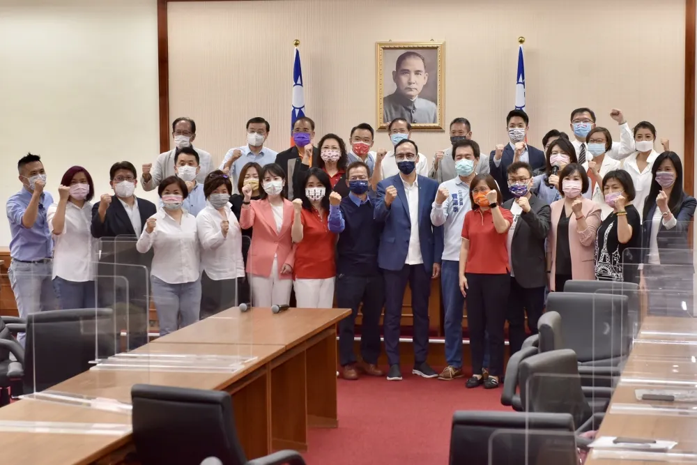 逾25藍委相挺救亡黨感！朱立倫選前拜會立院黨團　蔣萬安表態喊「凍蒜」