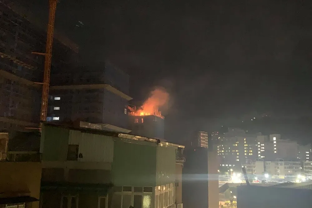 北市信義區社會宅建案半夜傳火警　10樓陷火海民眾都嚇醒