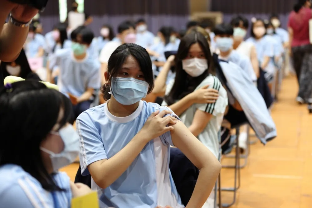 李秉穎昔批四叉貓驗高端抗體　今號召網友參與抗體臨床試驗