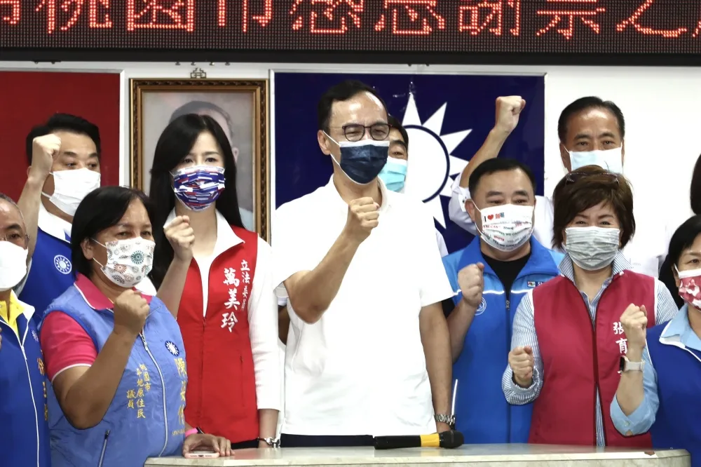 藍黨魁戰落幕！朱立倫赴桃園謝票　打BNT的張亞中下周掀「辛亥革命」