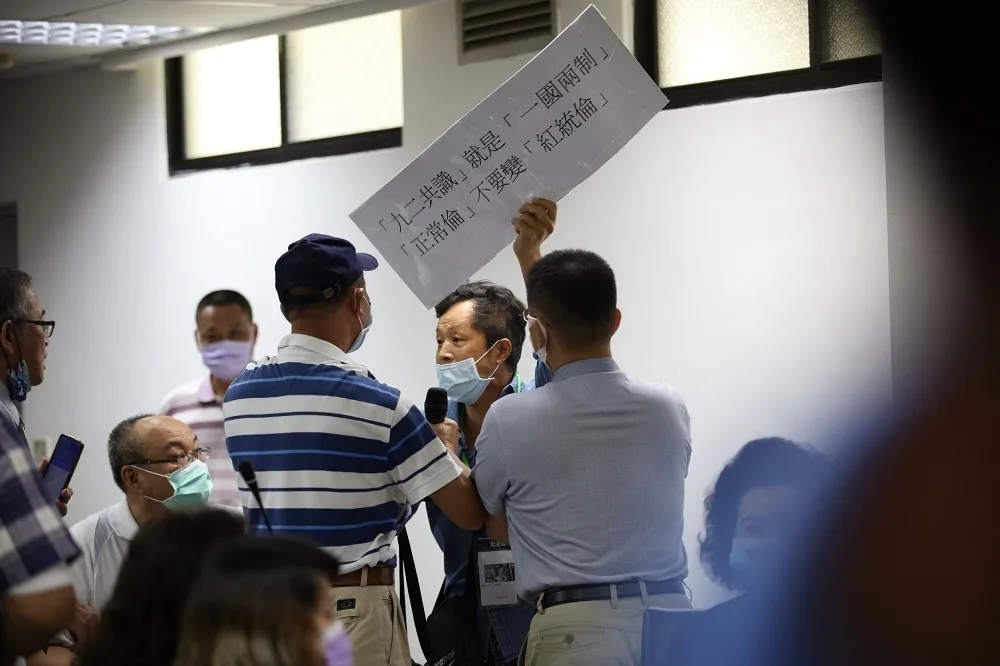 朱習電文避提中華民國　朱立倫新北謝票遭砲轟：「正常倫」別變「紅統倫」　