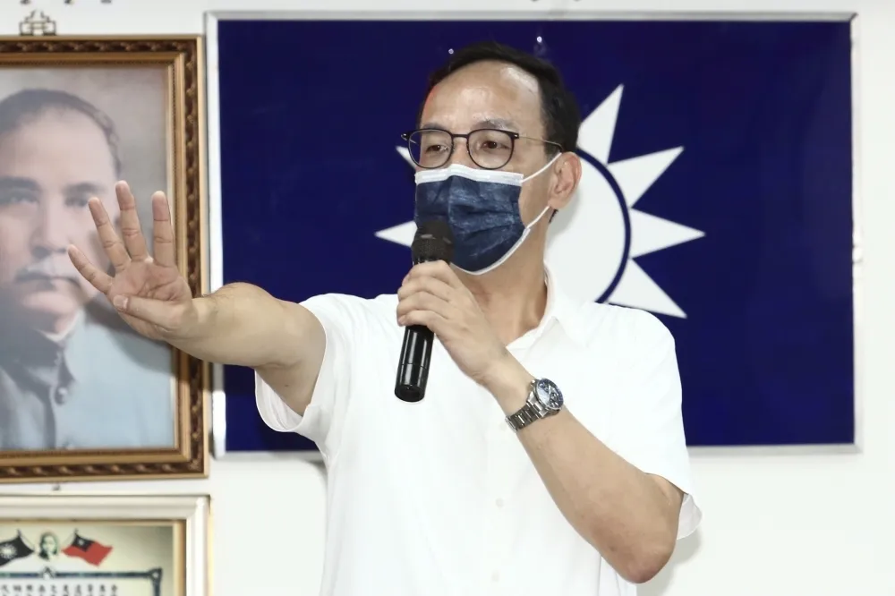 朱立倫「蝙蝠把戲」只是迷惑同溫層的政治障眼法