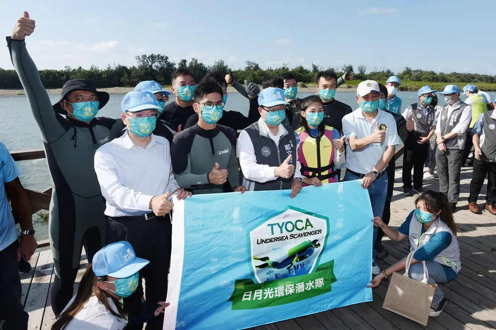 日月光成立「環保潛水隊」 攜手桃園市  3年清除500公噸海岸海洋垃圾