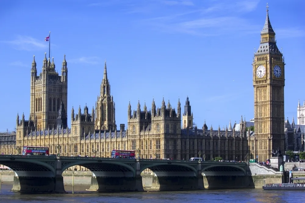英國公布開放接種2劑疫苗入境免隔離　4種接受名單就缺「高端」