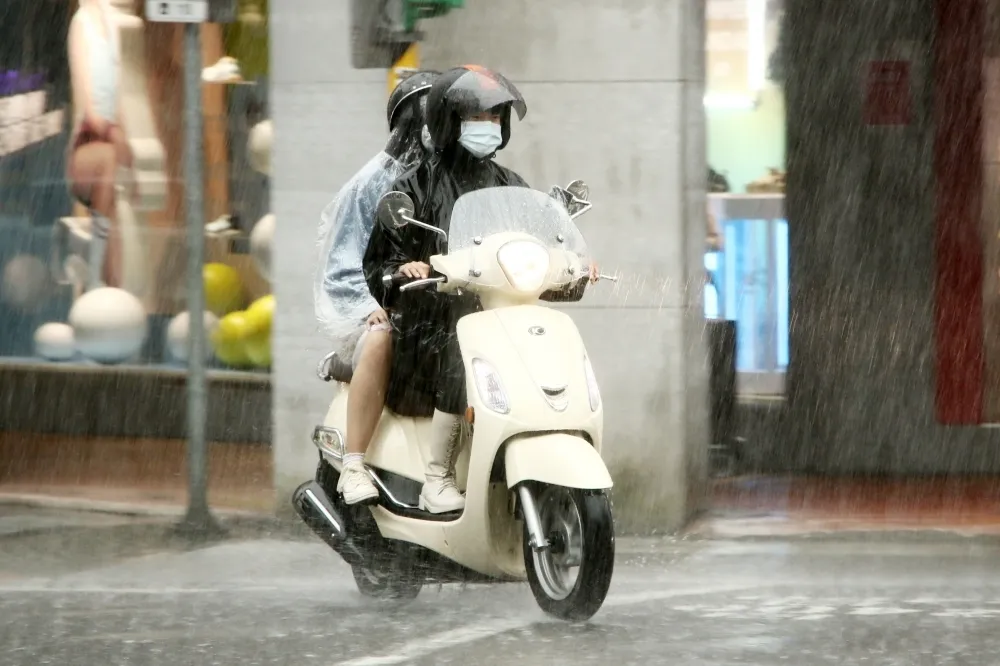 下周恐有颱風生成　投嘉南高屏6縣市當心大雨狂炸