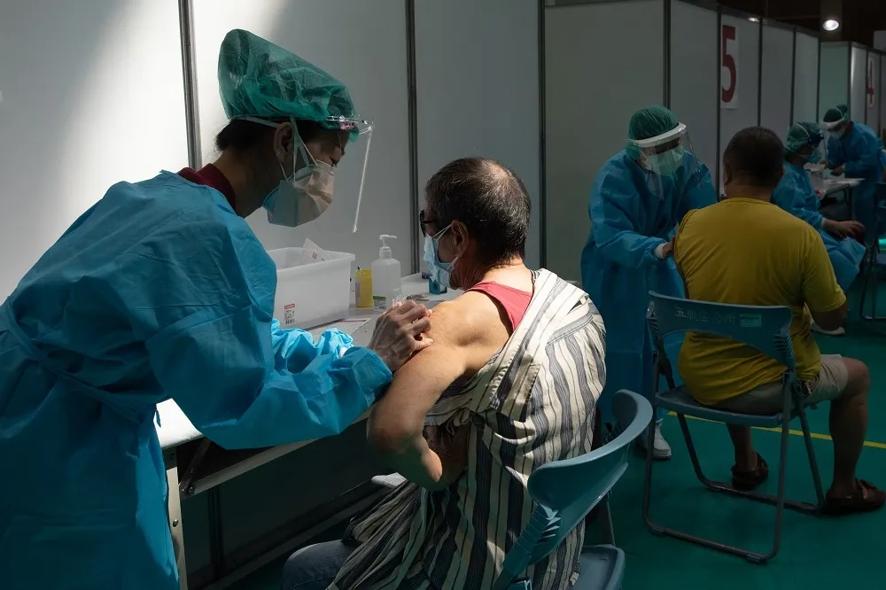 【新北疫苗死亡通報+3】永和74歲老翁打第2劑莫德納　2天後在家昏倒送醫不治