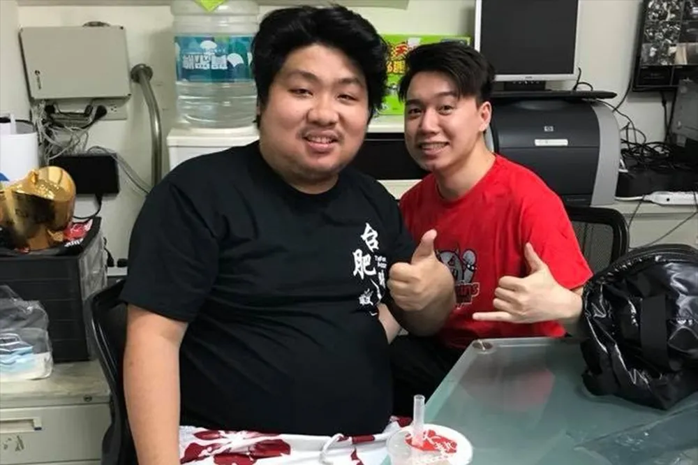 光速澄清！疑似 Toyz 藥腳出面爆料有和統神聯繫　速遭發文打臉：「你這個協助販毒可悲仔！」