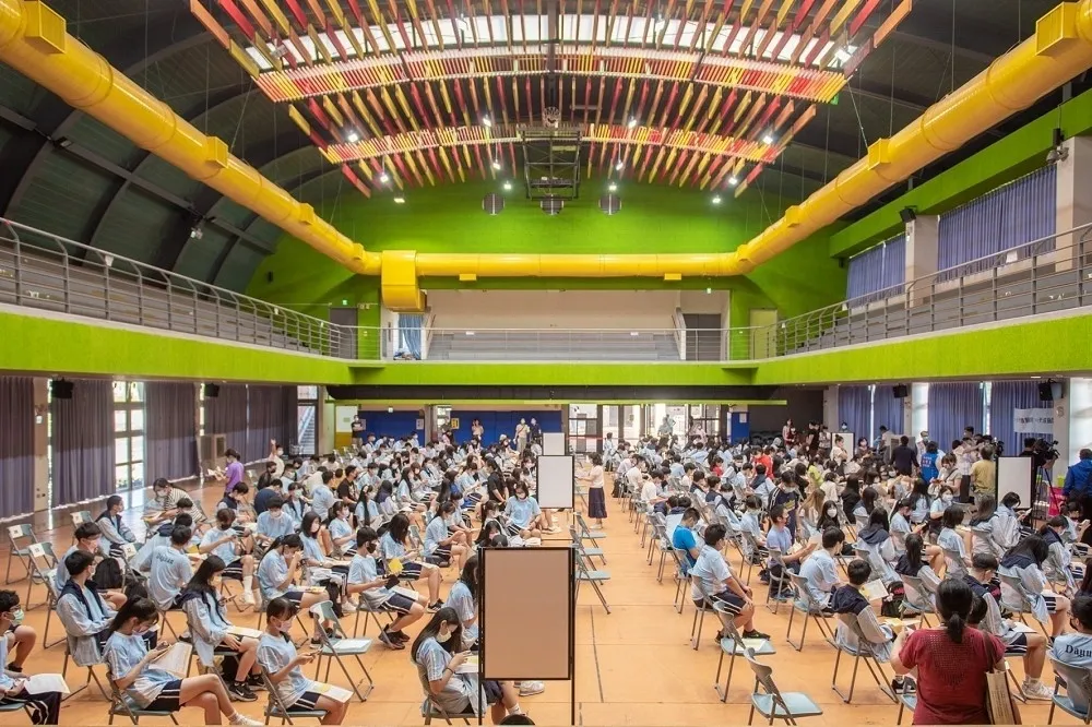 【快訊】桃園女國中生打BNT後12天高燒不退　確診心肌炎掛葉克膜治療
