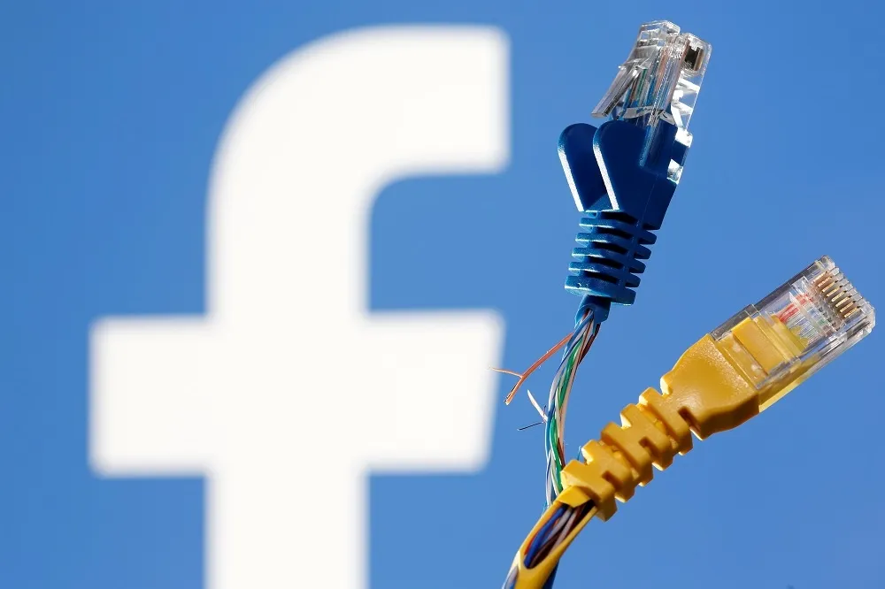 FB、IG深夜大當機　拖累股價重挫4.89%