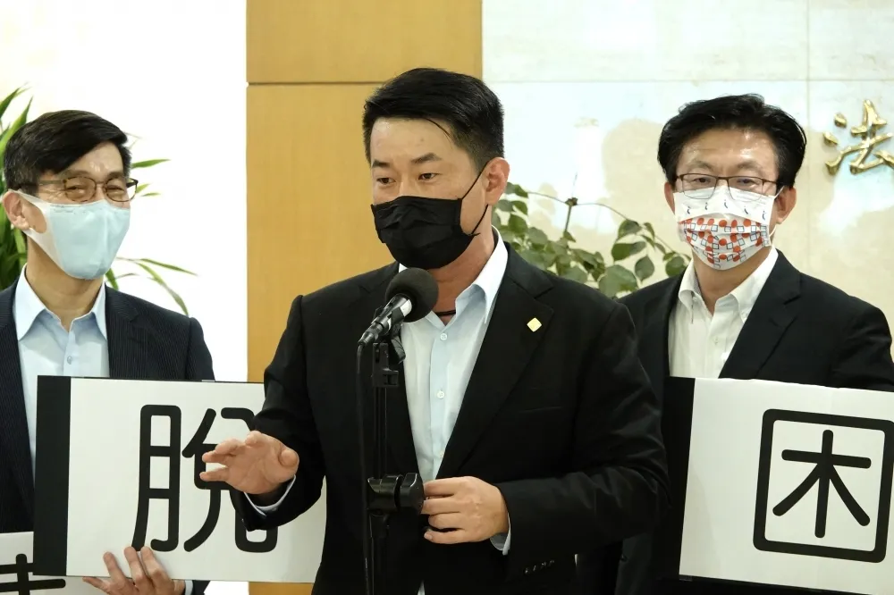 【刪Q最後黃金周】肇逃、賭博電玩、大麻合法化事件發酵　藍營估：挺罷惟案成長5到7趴