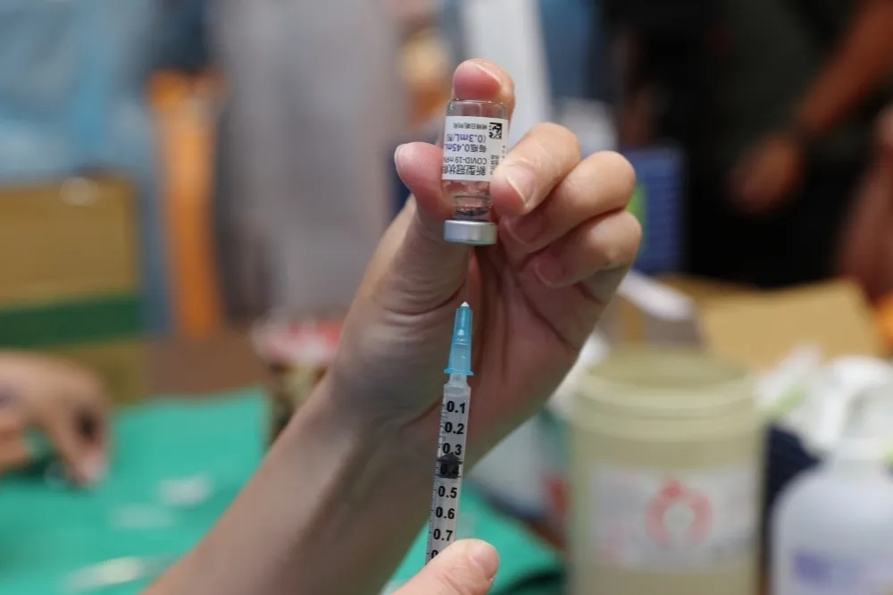 美國入境管制接受疫苗「混打」　六款疫苗納通關名單