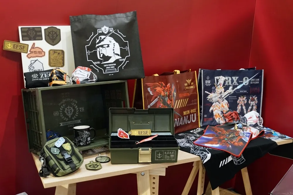 最熱血的「鋼彈路跑限定快閃店」來了！210cm 初鋼雕像、兩大陣營角色牆、300 款帥氣周邊…根本男孩的夢想啊！